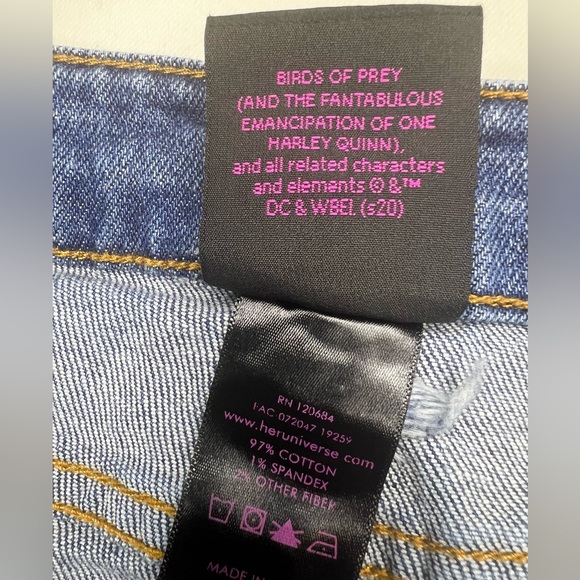 Her Universe DC Comics Birds of Prey Harley Quinn Denim Stars&Stripes Shorts 15 - Picture 5 of 14